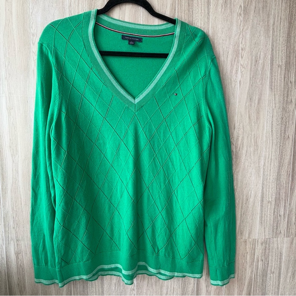Womens Tommy Hilfiger size XL Green V-Neck Sweater